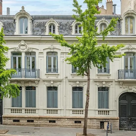 Moderne En Plein Coeur De Saint-etienne Appartement